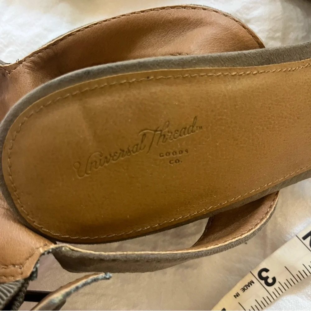 Universal Thread Faux Suede Tan Block Heels size 10